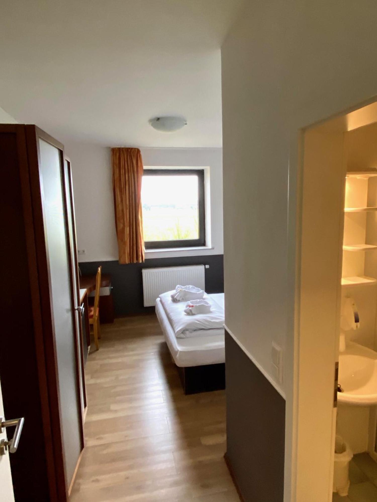 Hotel Castellana Lessien المظهر الخارجي الصورة